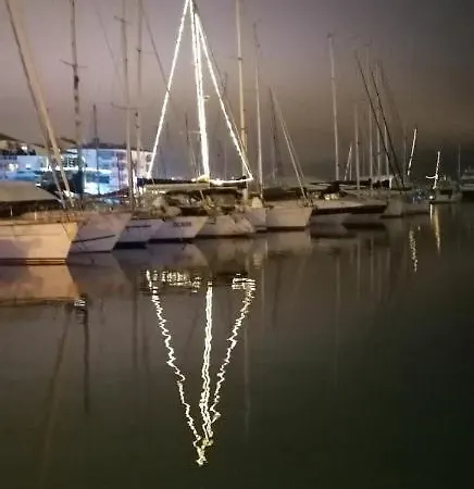 A 350m De La Et Du Port Fréjus